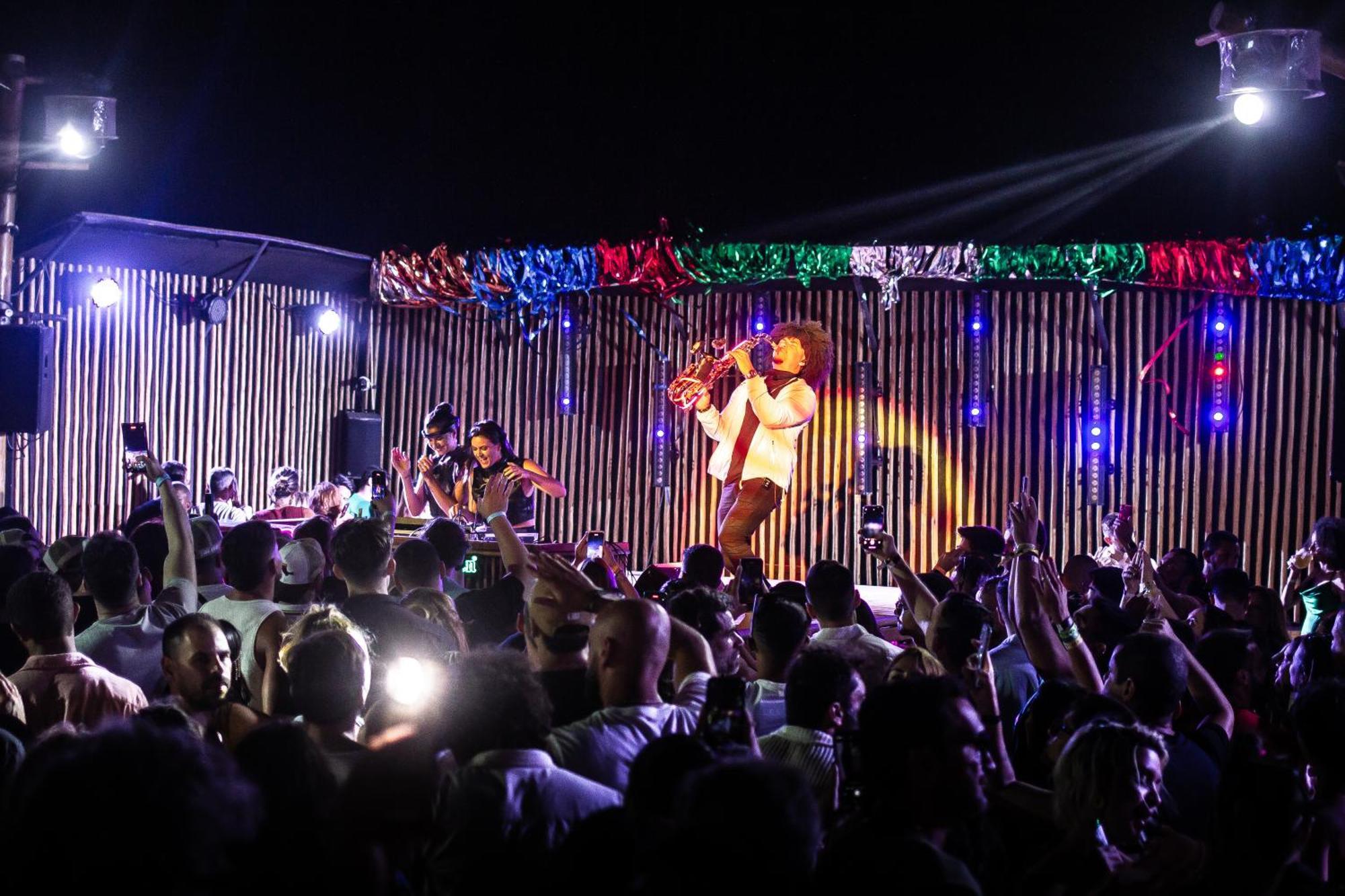 Café Jeri Hotel Jericoacoara Extérieur photo The band performing in 2019